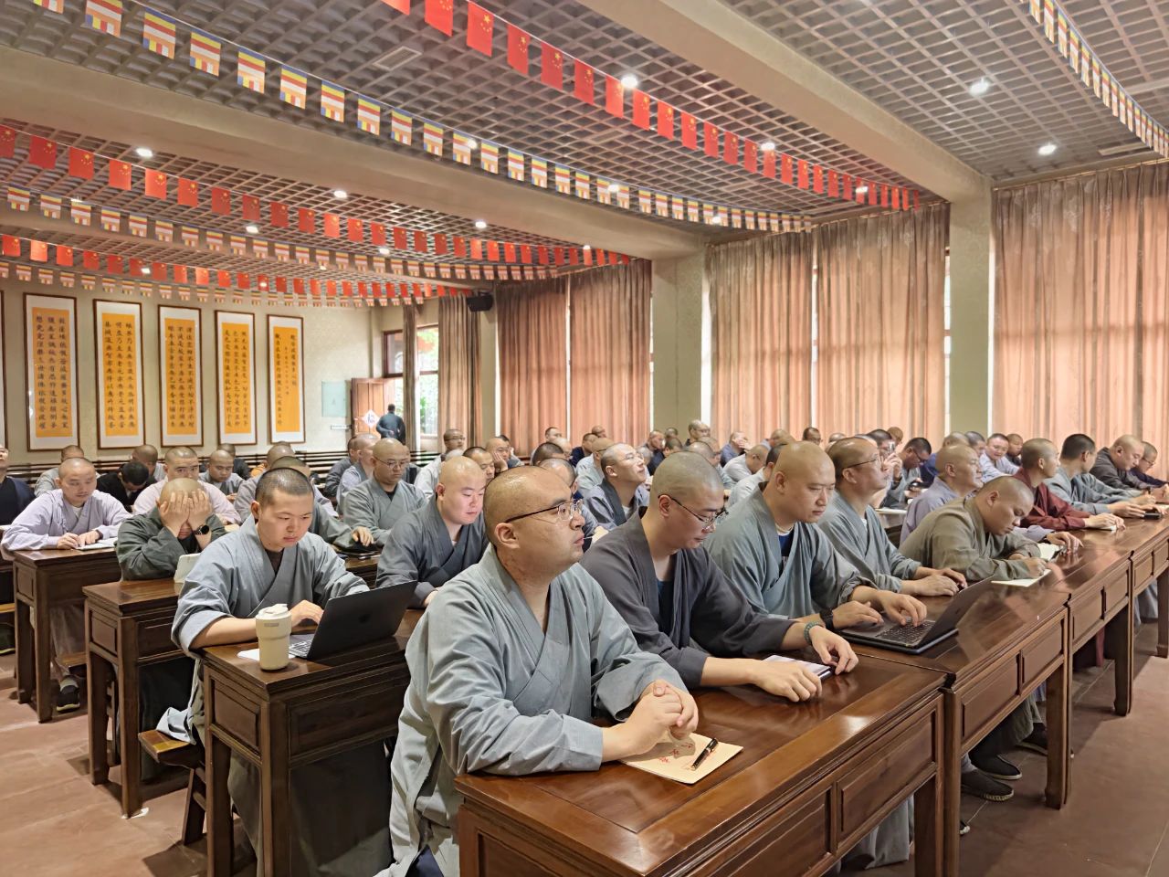 峨眉山佛学院邀请上海大学程恭让教授作《人间佛教的根本旨趣、特色价值与本质实质》讲座