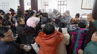 腊八 | 安徽三祖禅寺举行“冬日送暖，施粥祈福”活动