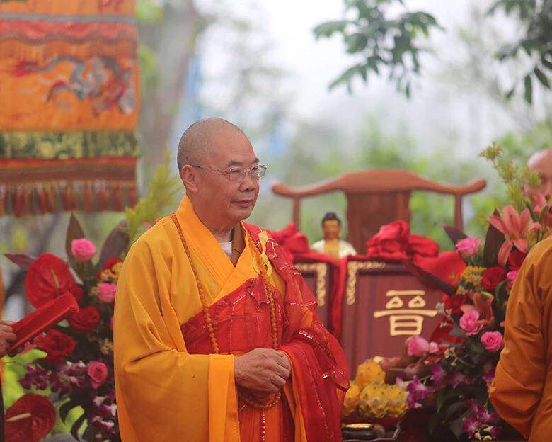 法广大和尚荣膺深圳东山寺方丈 东山寺艺术图书馆同期剪彩