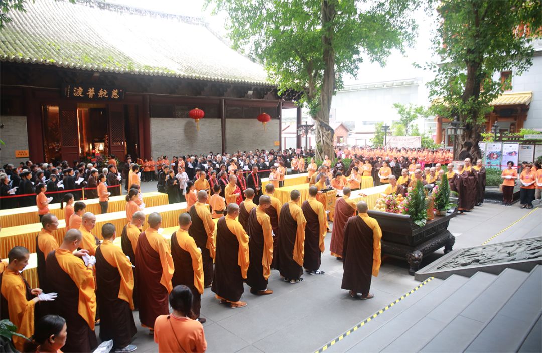 广州大佛寺举行“六月六 晒经会 传法宝 开智慧”晒经活动