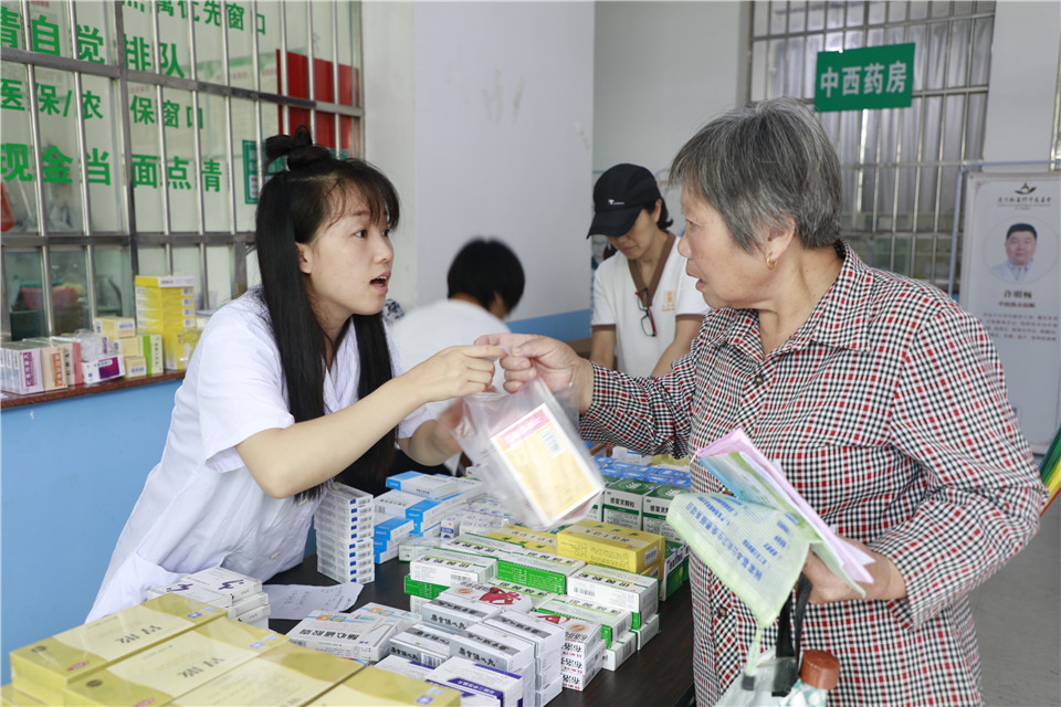 点滴关怀慰人心 厦门南普陀寺扶贫义诊宁德站的两三事