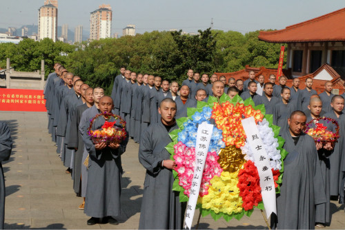 深切缅怀革命先烈 江苏佛学院寒山学院祭扫苏州烈士陵园