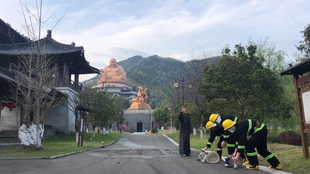 这里有群“消防武僧”，守护千年古刹十余载......