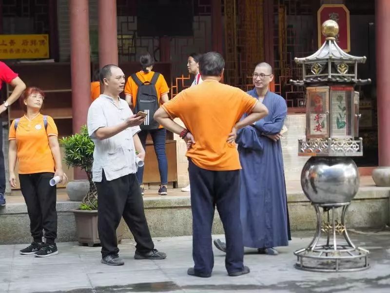 九九重阳｜广州信众登高白云山能仁古寺为长辈祈福
