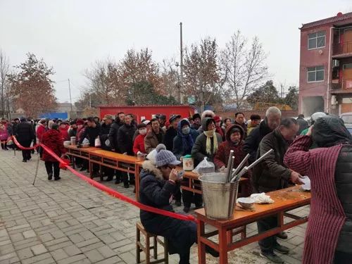 己亥年少林寺广施腊八粥:禅心施福粥,粥香溢全球