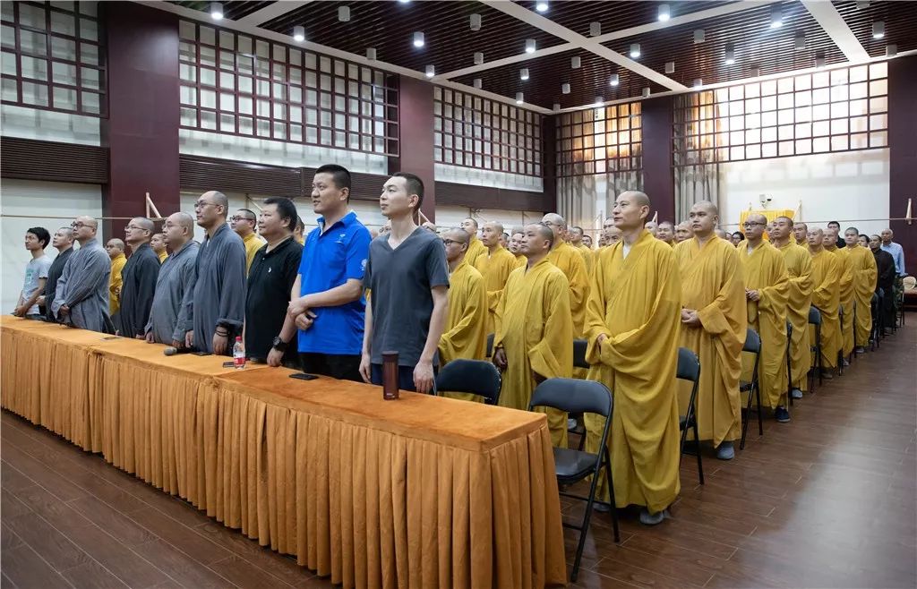 深圳弘法寺升国旗仪式：歌唱我们的祖国，感恩伟大的时代