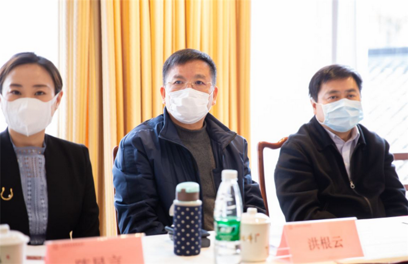 上海宗教界首个文教基金会举行换届会议 钱文忠田沁鑫等参与