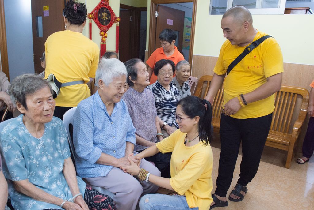 慈善公益丨光孝寺举行“迎中秋,送温暖”社区慰问活动