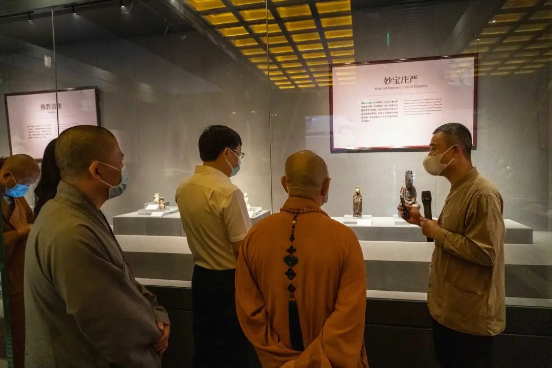 参观珠海普陀寺佛教艺术馆 感受新时代佛教中国化风尚