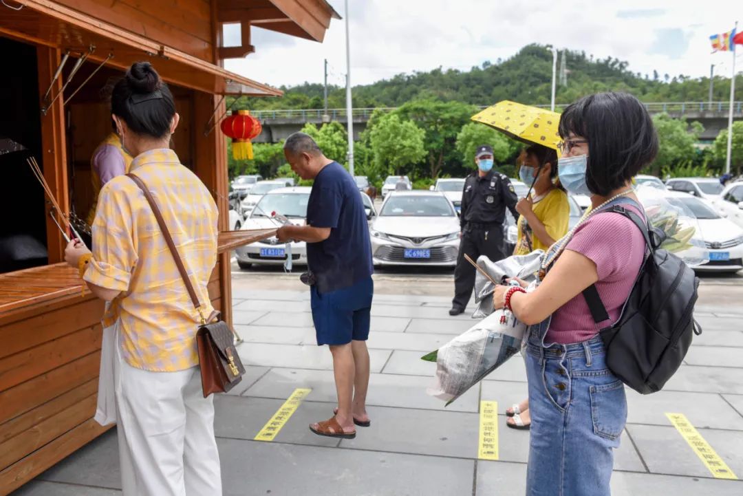 珠海普陀寺开放首日 十方善信网上预约有序参访