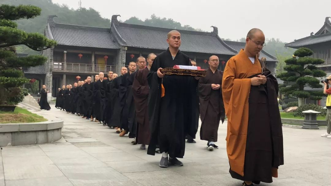传戒专题 | 雪窦山资圣禅寺三坛大戒法会 第三日：进堂 请引礼 宣堂规 开示