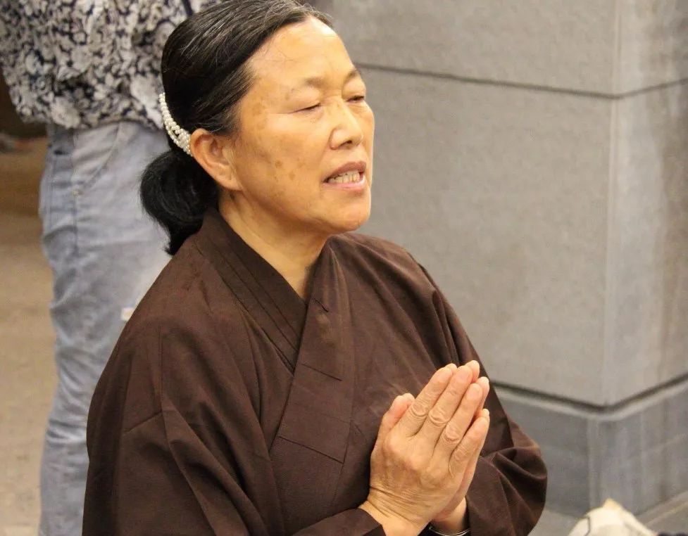 月华如水 照彻东山 湖北黄梅五祖寺举行中秋拜月传灯活动