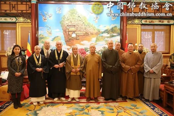 中国佛教协会演觉副会长会见日本净土宗福原隆善长老一行
