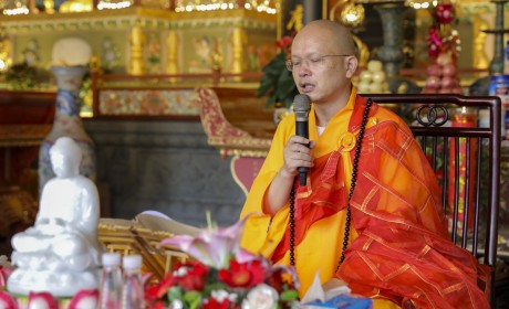 珠海普陀寺2019年短期出家班第三日：受八关斋戒与学习佛教人生观