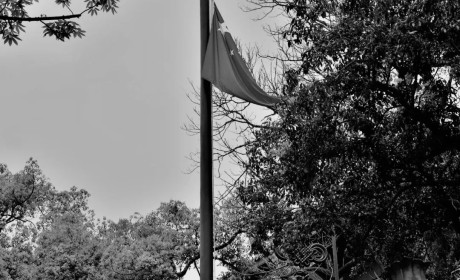 清明节杭州灵隐寺为大众抗疫诵经祈福  为牺牲烈士和逝世同胞降半旗深切哀悼