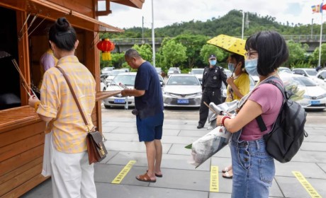 珠海普陀寺开放首日 十方善信网上预约有序参访